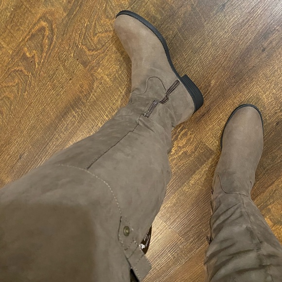 Over the knee boots wide calf Size 9 NWT - Picture 4 of 12